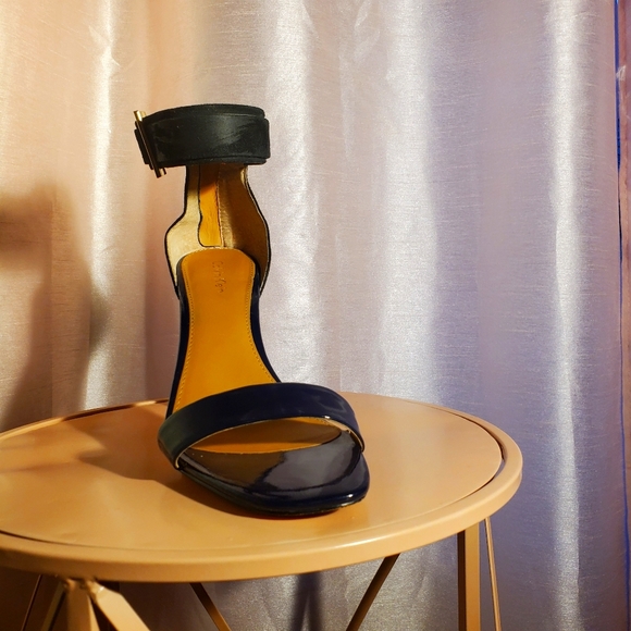 Calvin Klein Vivian Platform Sandal - Picture 6 of 14